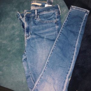 Levi high waisted skinny jeans